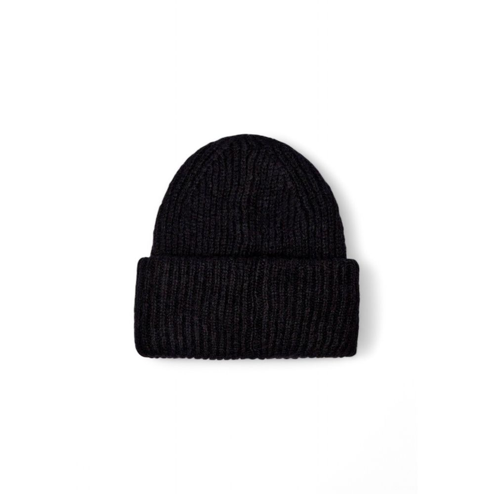 Calvin Klein Black Alpaca Leather Cap (Baseball Hat), versatile black beanie with ribbed texture for winter comfort and style.