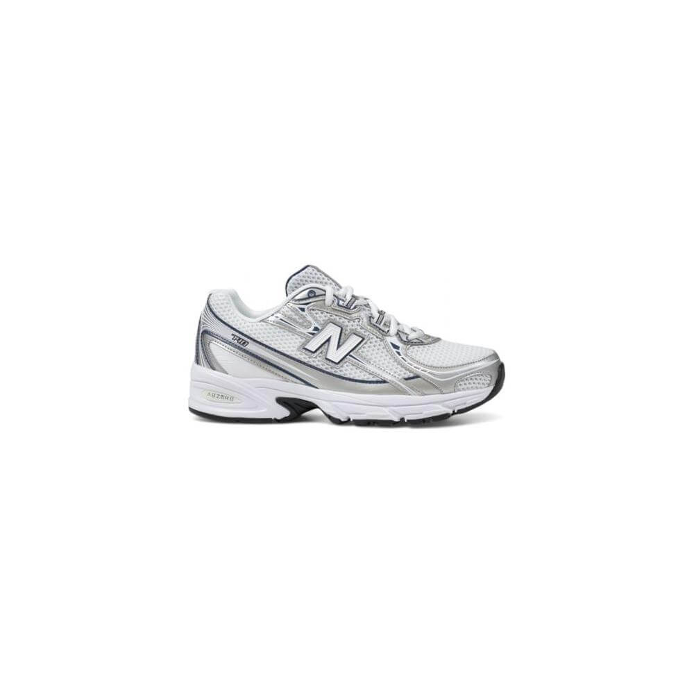 New Balance blue artificial leather sneaker, eco-friendly and ergonomic design, ideal for everyday wear and sports activities.
