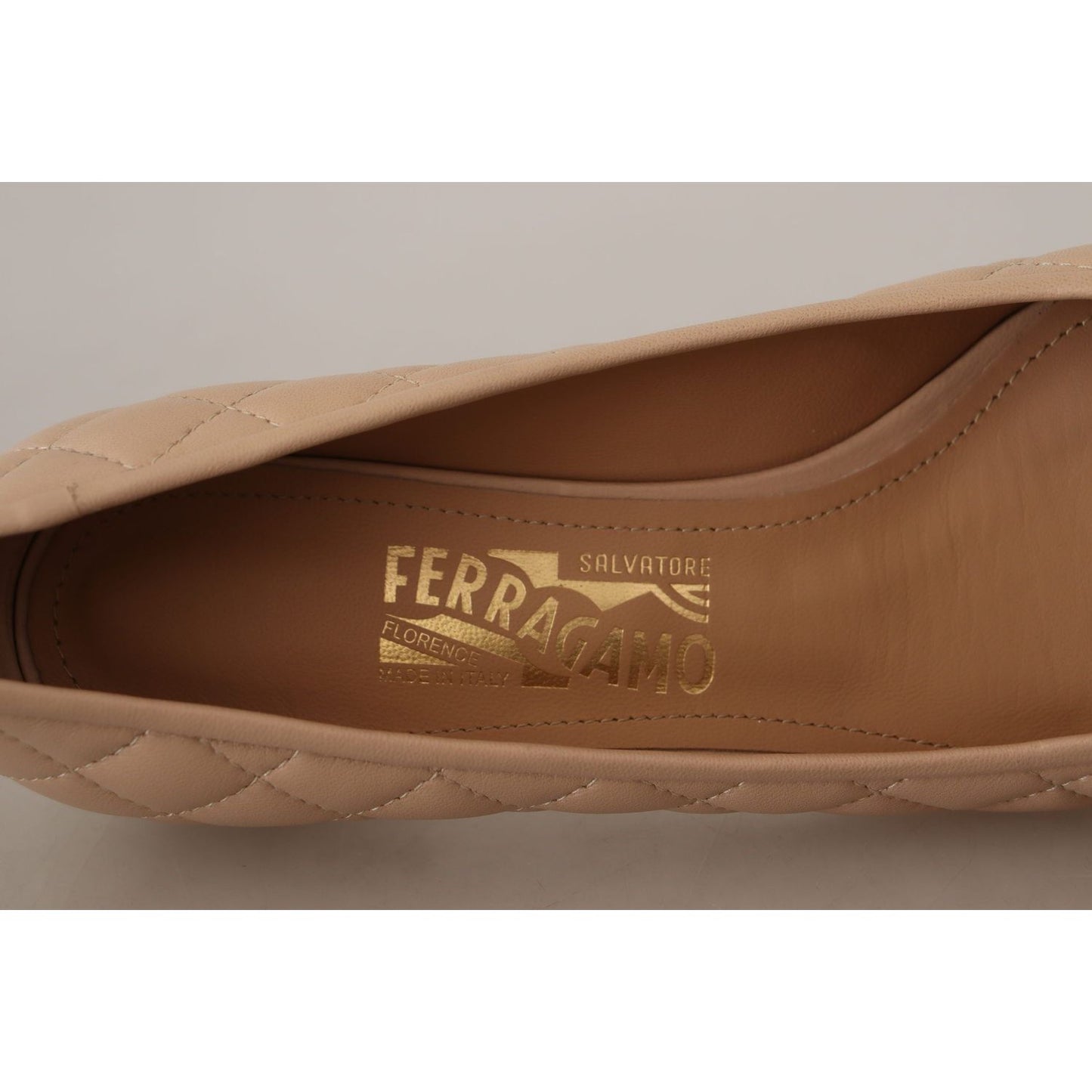 Salvatore Ferragamo Elegant Quilted Leather Pumps in Beige and Black WOMAN PUMPS