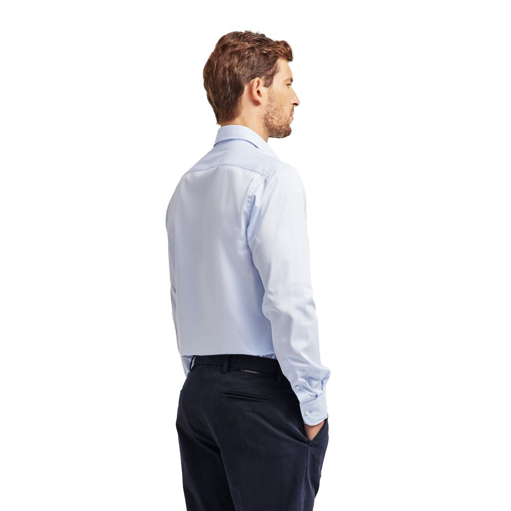 Front view with bag zipped and handles upright.