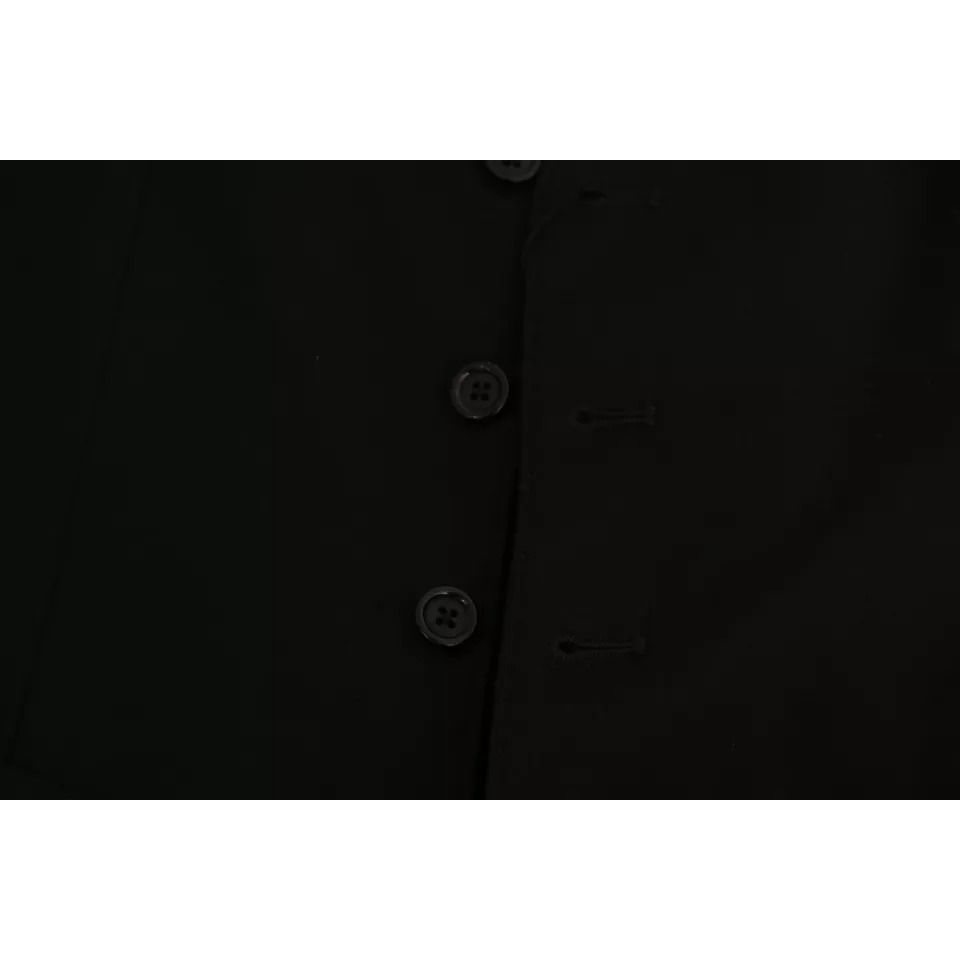 سترة دولتشي آند غابانا سوداء اللون بقصّة Slim Fit
