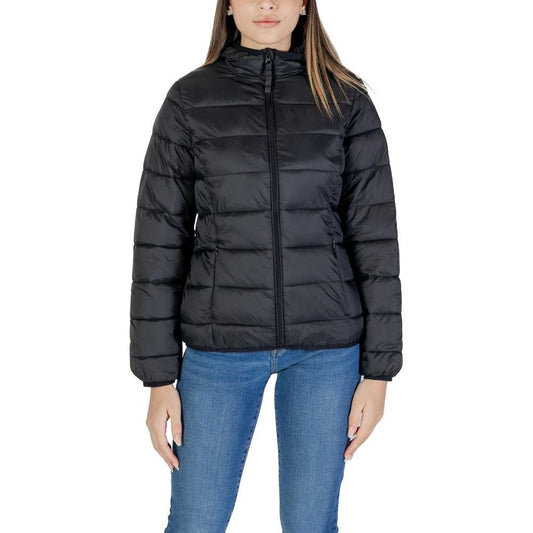 B.Young women's black nylon jacket, fall/winter collection, perfect for colder weather, 100% nylon composition, stylish and warm.