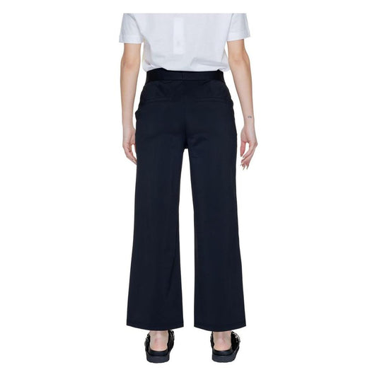 Back view of women's black Palazzo pants, spring/summer collection, made of 75% polyamide and 25% elastene.