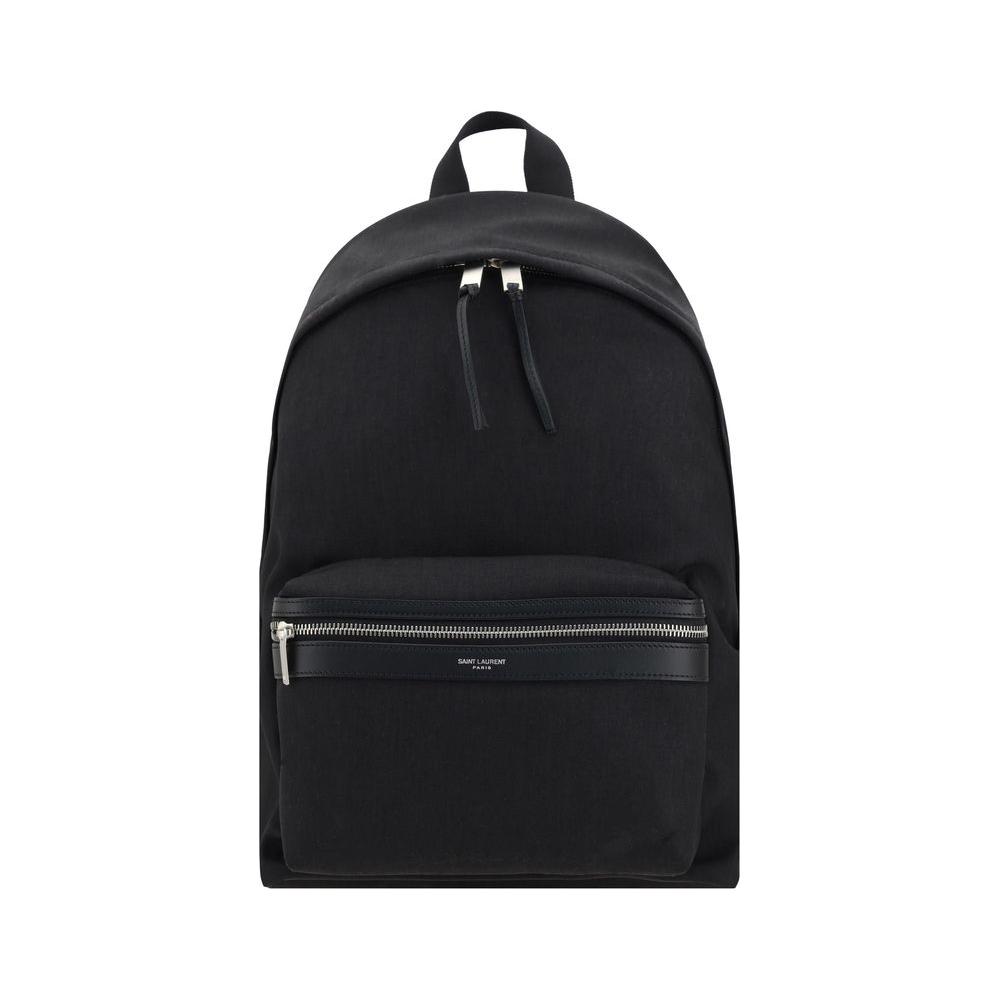 Front view with bag zipped and handles upright.