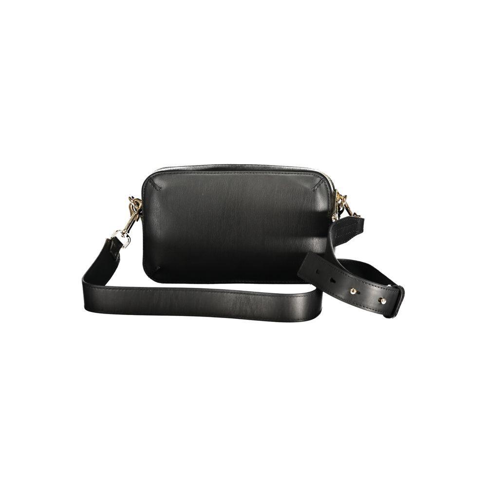 Front view with bag zipped and handles upright.