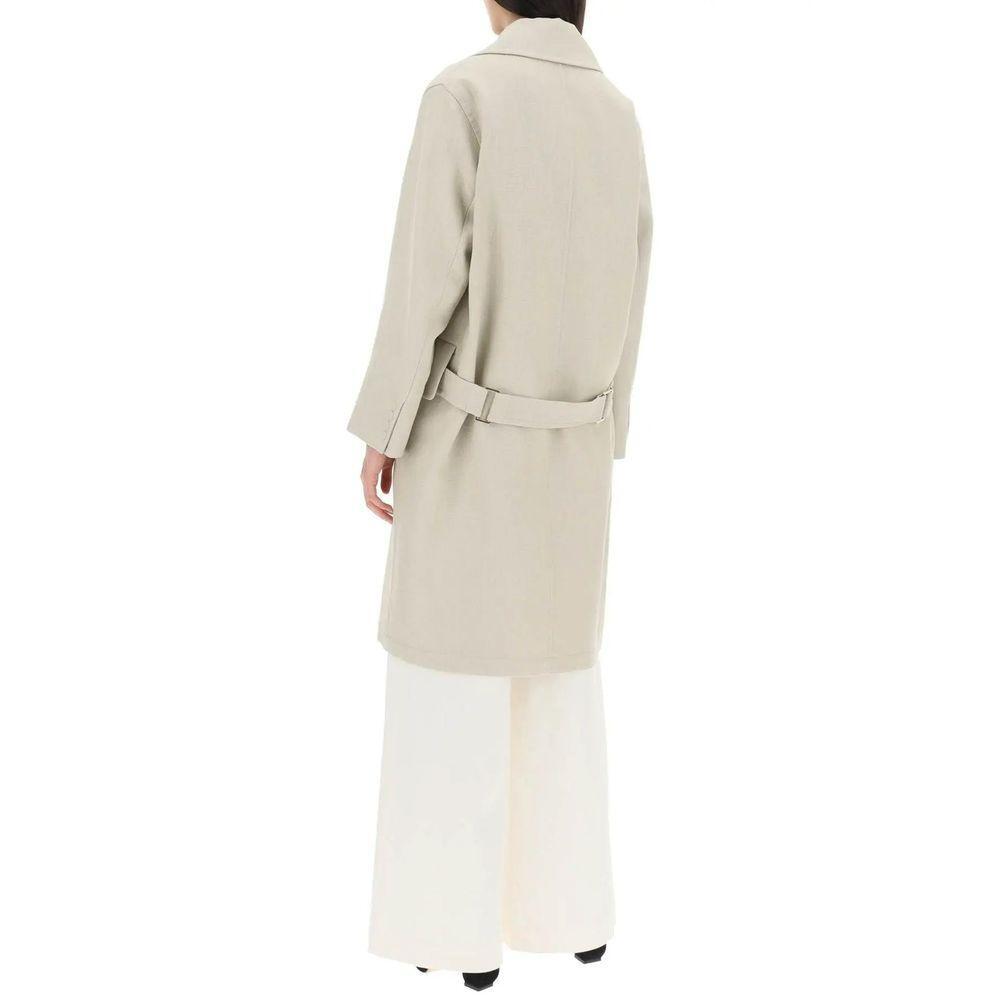 Front view with bag zipped and handles upright.