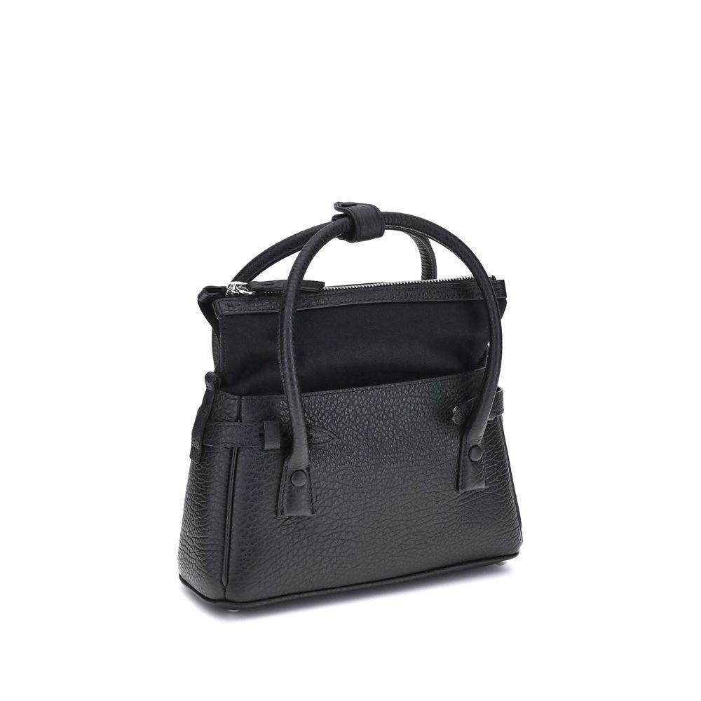 Front view with bag zipped and handles upright.