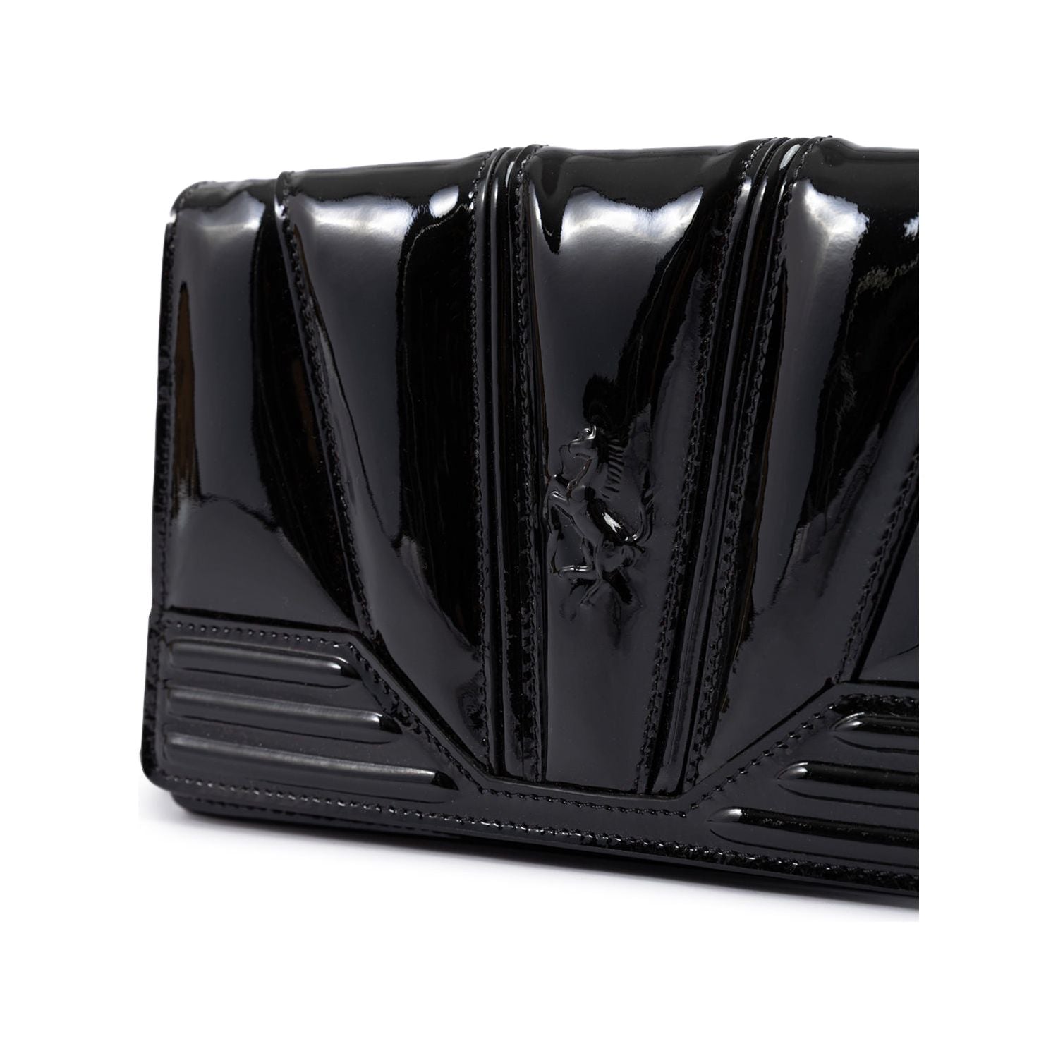 Front view with bag zipped and handles upright.
