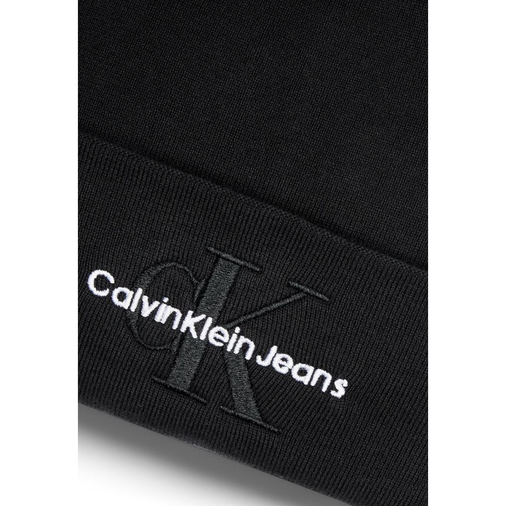 Calvin Klein Jeans Black Organic Cotton Cap (Baseball Hat) with embroidered logo design, made from 100% organic cotton for comfort and style.
