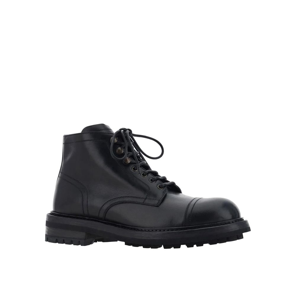 Dolce & Gabbana Black Calfskin Lace-Up Boots for men with leather composition and round toe, made in Italy.