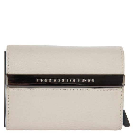 Front view with bag zipped and handles upright.