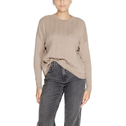 Alt Tag: Woman wearing Only Beige Marabou Sweatshirt with ribbed texture and relaxed fit