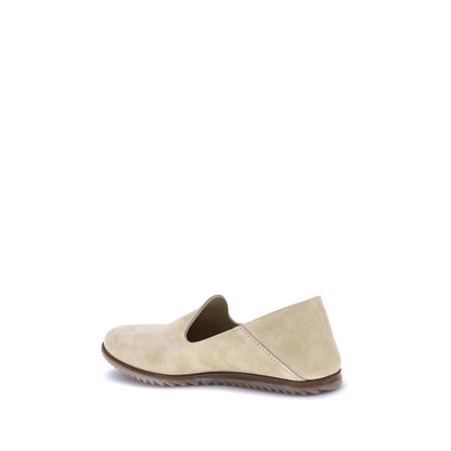 Pedro García Beige Calf Leather Bos Taurus Slip-On Loafers side view with zigzag rubber sole, elegant and comfortable design.
