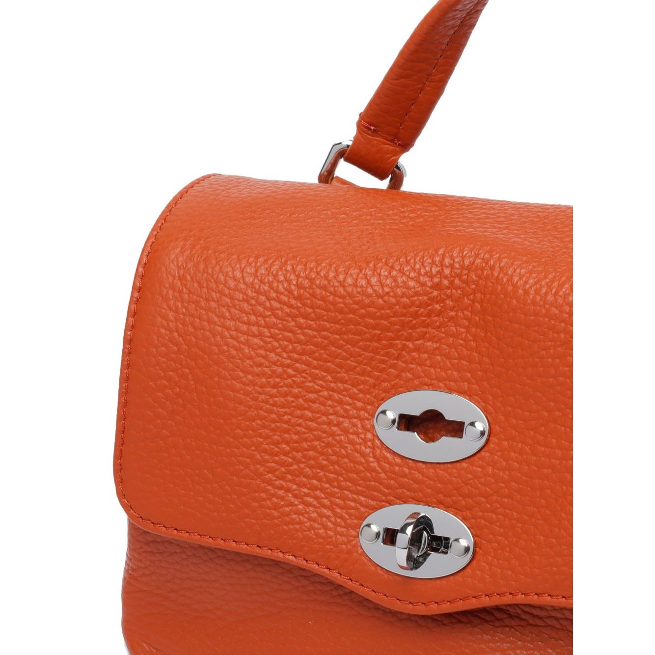 Front view with bag zipped and handles upright.