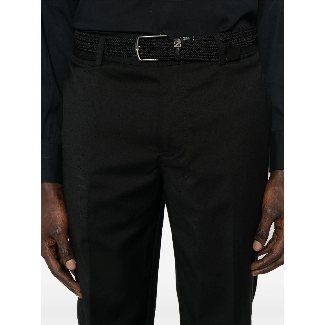 Front view with bag zipped and handles upright.
